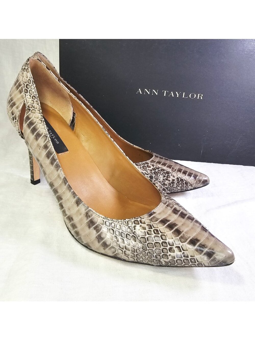 Ann Taylor Perfect Pointy Pump 3.5” Stiletto Heel Snakeskin US8 Espresso Melange